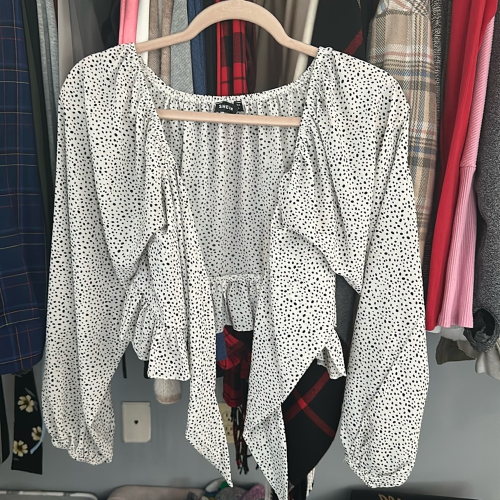 Shein top. Cute tie on bottom. Size small.